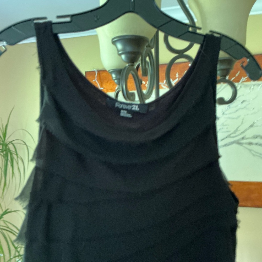 Black sleeveless dress